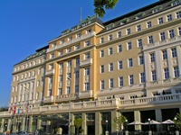 La facciata dell’hotel Carlton a Bratislava.